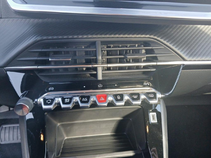 Peugeot 2008 Nouveau Hybrid 145 e-DCS6 Style