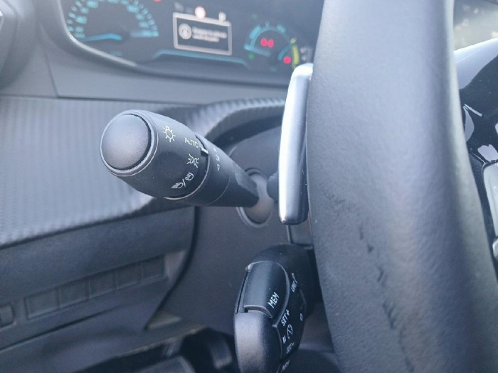 Peugeot 2008 Nouveau Hybrid 145 e-DCS6 Style