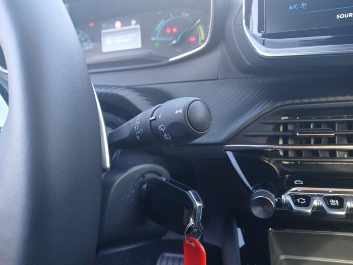 Peugeot 2008 Nouveau Hybrid 145 e-DCS6 Style