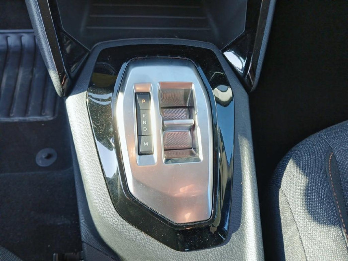Peugeot 208 Nouvelle Hybrid 110 ch e-DCS6 Style