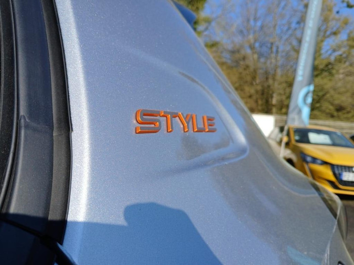 Peugeot 208 Nouvelle Hybrid 110 ch e-DCS6 Style