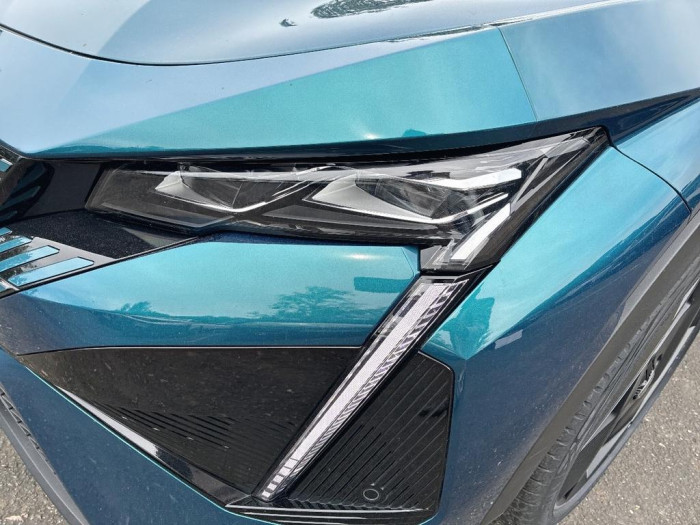 Peugeot 408 PHEV 225 e-EAT8 First Edition
