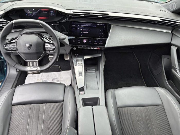 Peugeot 408 PHEV 225 e-EAT8 First Edition
