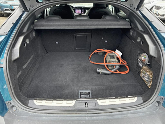 Peugeot 408 PHEV 225 e-EAT8 First Edition
