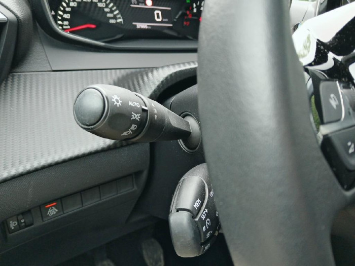 Peugeot 208 PureTech 75 S&S BVM5 Style