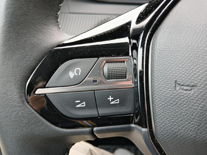 Peugeot 208 PureTech 75 S&S BVM5 Style