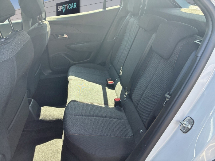 Peugeot 2008 Nouveau Hybrid 145 e-DCS6 Style