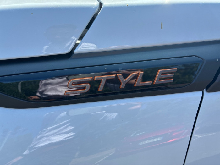 Peugeot 2008 Nouveau Hybrid 145 e-DCS6 Style