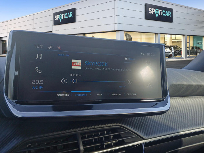Peugeot 2008 Nouveau Hybrid 145 e-DCS6 Style