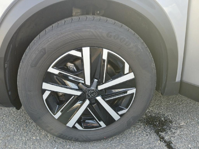 Peugeot 2008 Nouveau Hybrid 145 e-DCS6 Style