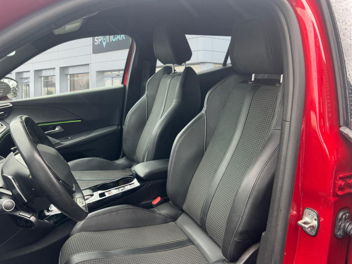 Peugeot 2008 BlueHDi 130 S&S EAT8 GT