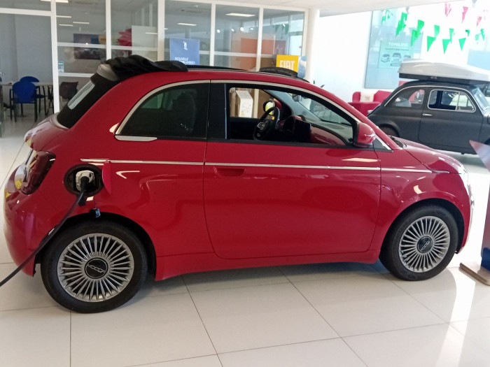 Fiat 500e CABRIOLET 500C e 118 ch Nouvelle 500