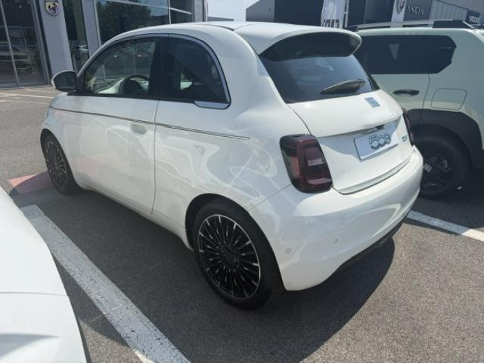Fiat 500e BERLINE 500 e 95 ch La Prima