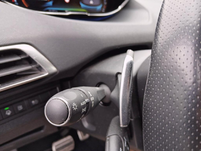 Peugeot 3008 Hybrid4 300 e-EAT8 GT