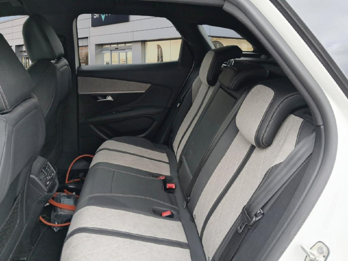 Peugeot 3008 Hybrid4 300 e-EAT8 GT