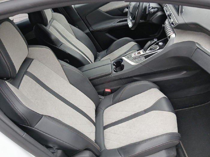 Peugeot 3008 Hybrid4 300 e-EAT8 GT