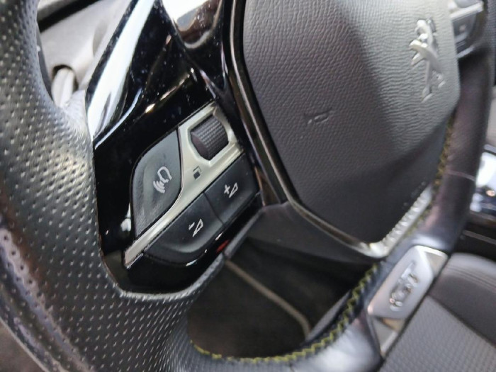 Peugeot 2008 BlueHDi 130 S&S EAT8 GT