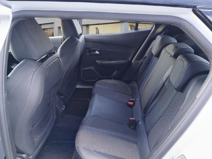 Peugeot 2008 BlueHDi 130 S&S EAT8 GT