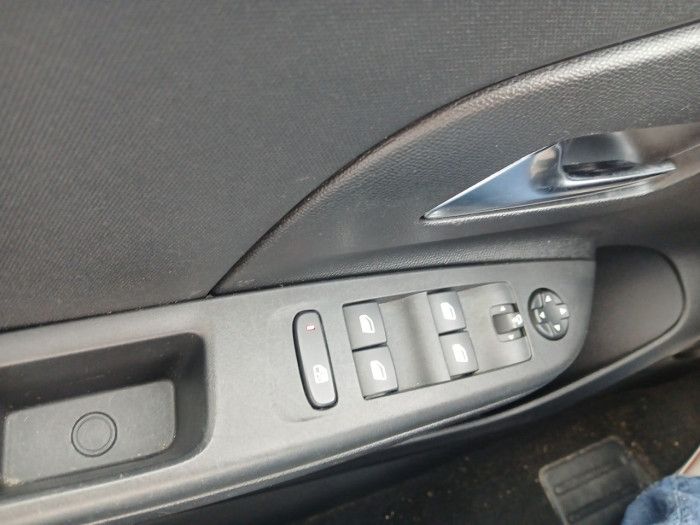 Opel CORSA 1.2 75 ch BVM5