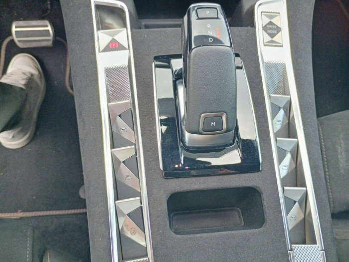 DS DS 7 BlueHDi 130 EAT8 Performance Line +