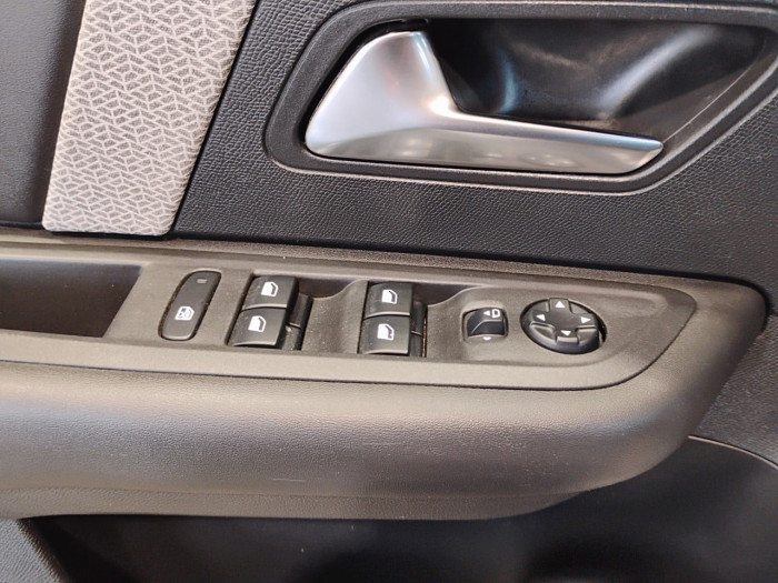 Citroën C4 PureTech 155 S&S EAT8 Shine Pack