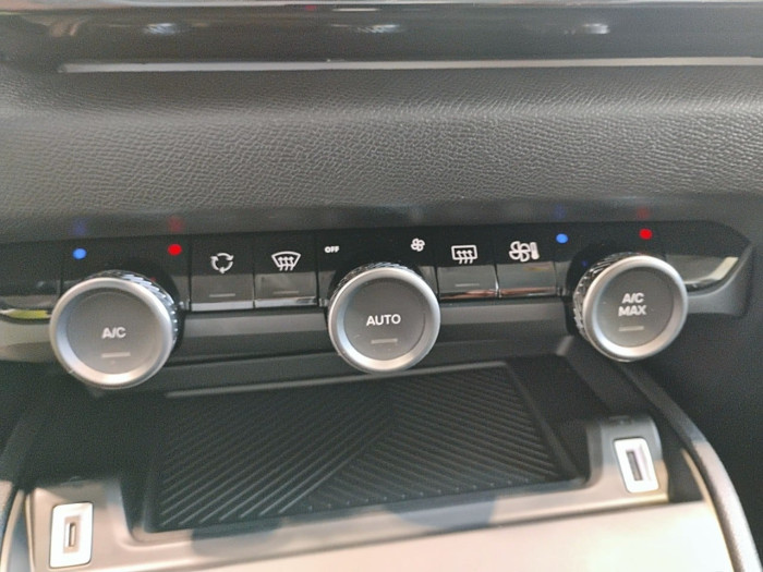 Citroën C4 X Hybride 136 ch e-DCS6 Business