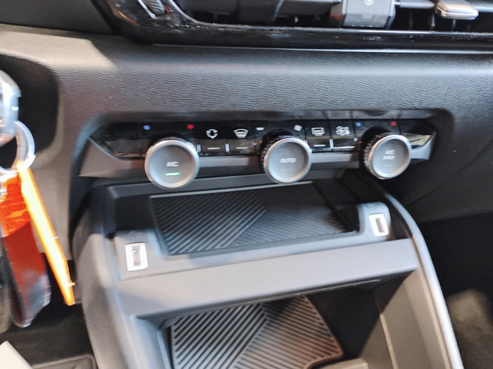 Citroën C4 SOCIETE BLUEHDI 130 S&S EAT8 FEEL NAV BUSINESS R