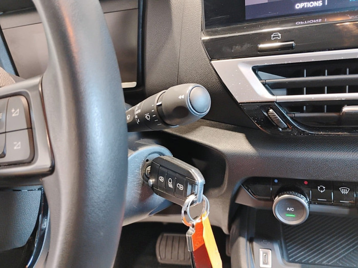 Citroën C4 SOCIETE BLUEHDI 130 S&S EAT8 FEEL NAV BUSINESS R