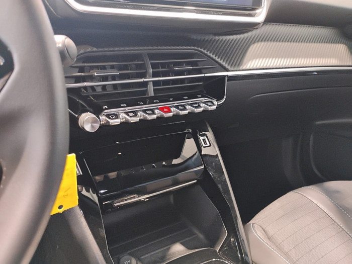 Peugeot 2008 PureTech 130 S&S EAT8 Allure