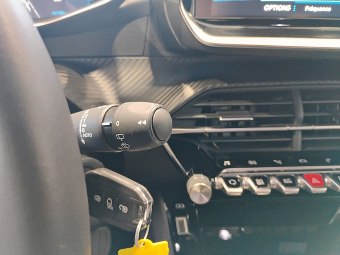 Peugeot 2008 PureTech 130 S&S EAT8 Allure