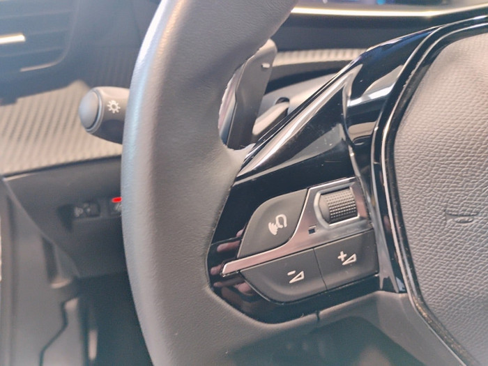 Peugeot 2008 PureTech 130 S&S EAT8 Allure