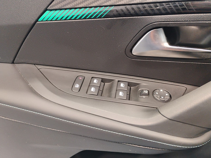 Peugeot 2008 PureTech 130 S&S EAT8 Allure