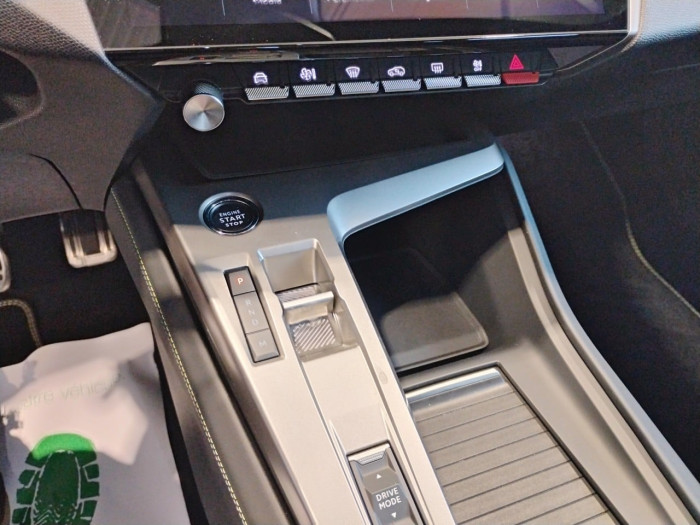 Peugeot 408 Hybrid 145 e-DCS6 GT