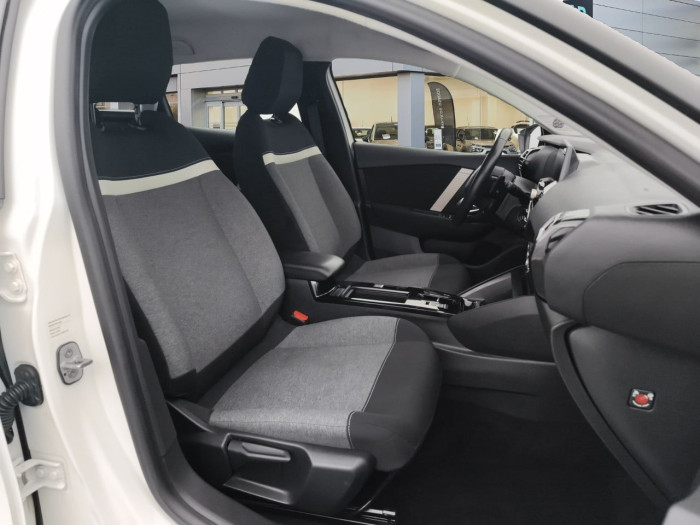 Citroën C4 SOCIETE BLUEHDI 130 S&S EAT8 FEEL NAV BUSINESS R