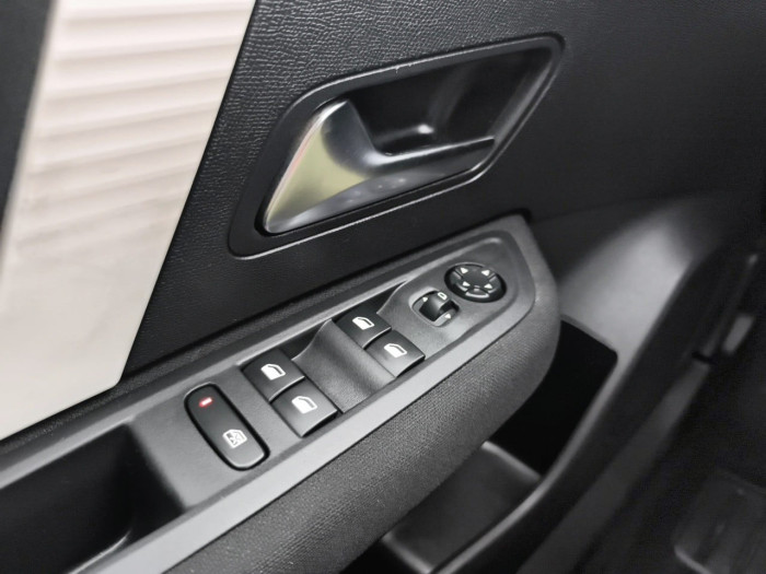 Citroën C4 SOCIETE BLUEHDI 130 S&S EAT8 FEEL NAV BUSINESS R