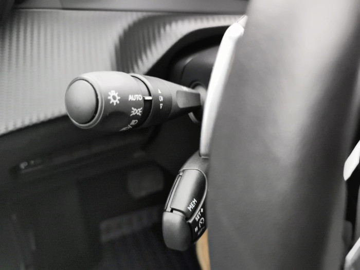 Peugeot 2008 Hybrid 145 e-DCS6 Allure