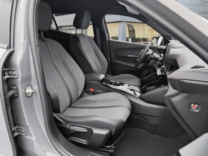 Peugeot 2008 Hybrid 145 e-DCS6 Allure