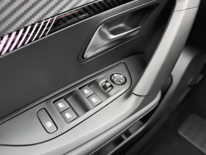 Peugeot 2008 Hybrid 145 e-DCS6 Allure