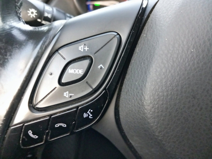 Toyota C-HR HYBRIDE 122h Collection
