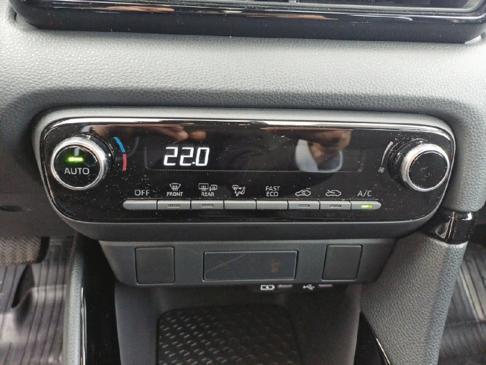 Toyota YARIS HYBRIDE Nouveau 116h Design