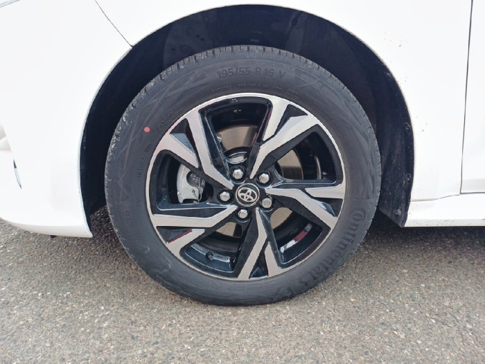Toyota YARIS HYBRIDE Nouveau 116h Design