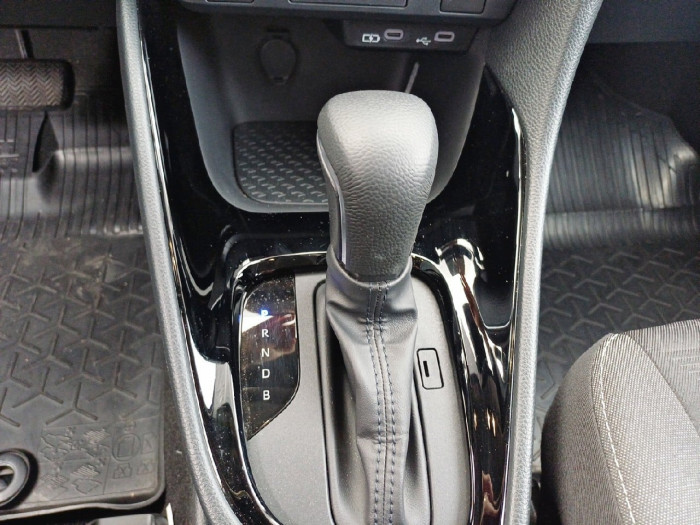 Toyota YARIS HYBRIDE Nouveau 116h Design