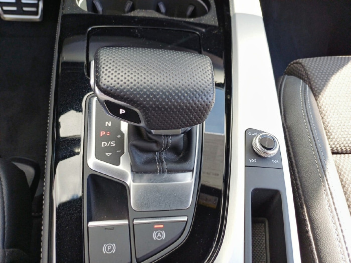 Audi A4 35 TDI 163 S tronic 7 S line