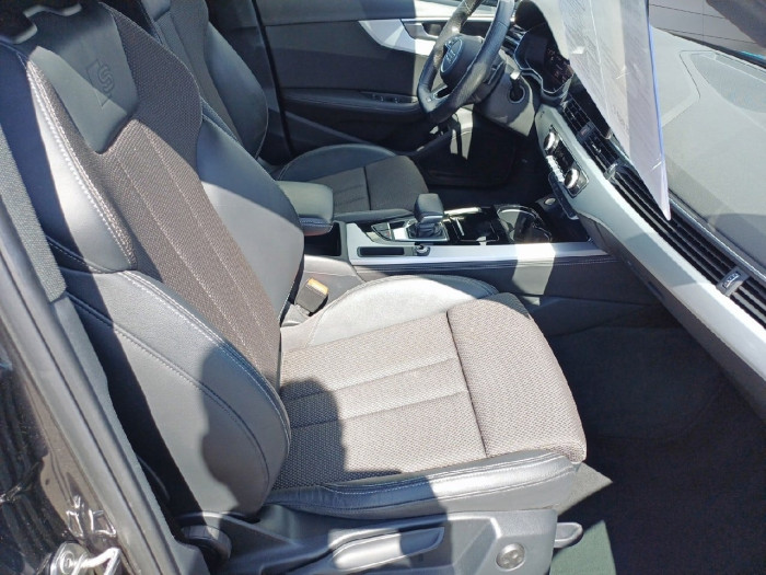 Audi A4 35 TDI 163 S tronic 7 S line