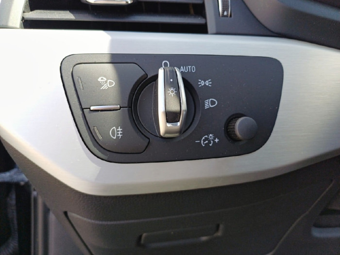 Audi A4 35 TDI 163 S tronic 7 S line
