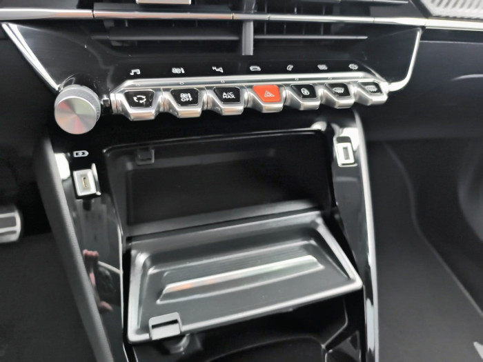 Peugeot 2008 BlueHDi 130 S&S EAT8 Allure Pack