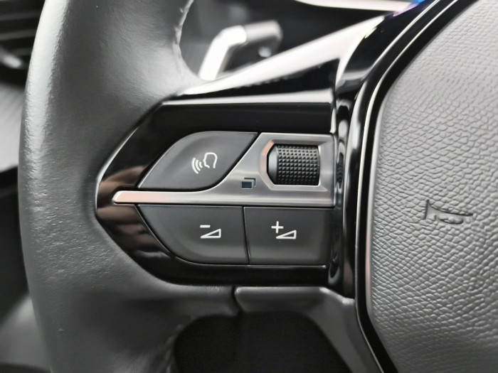 Peugeot 2008 BlueHDi 130 S&S EAT8 Allure Pack