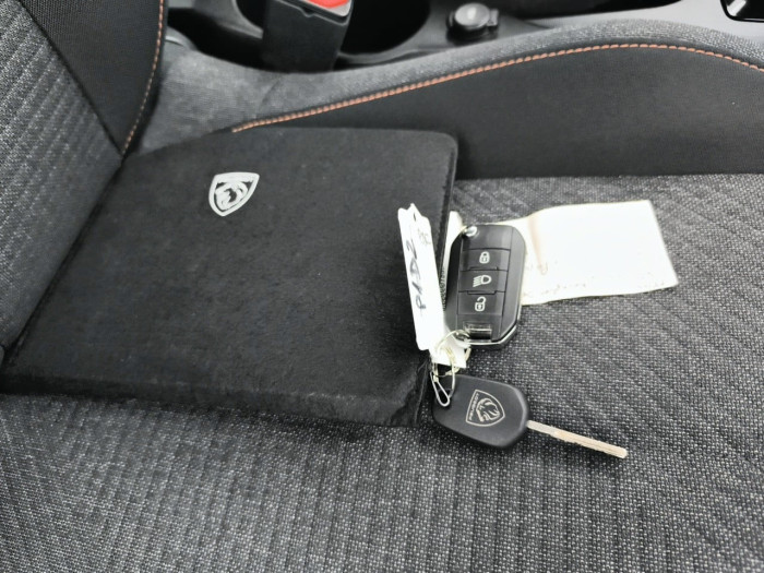 Peugeot 208 Hybrid 110 ch e-DCS6 Style