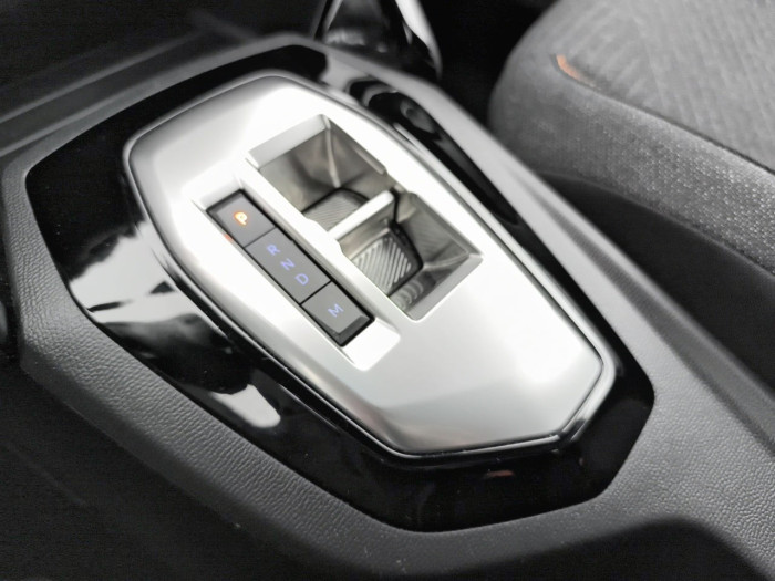 Peugeot 2008 Hybrid 136 e-DCS6 Style