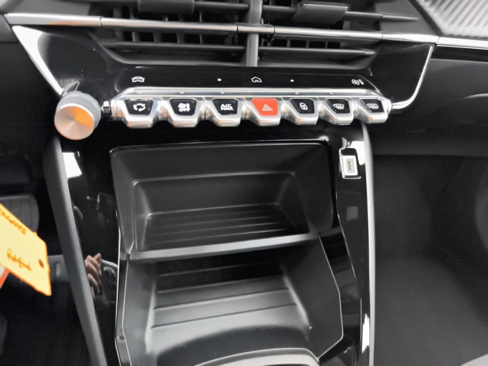 Peugeot 2008 Hybrid 136 e-DCS6 Style